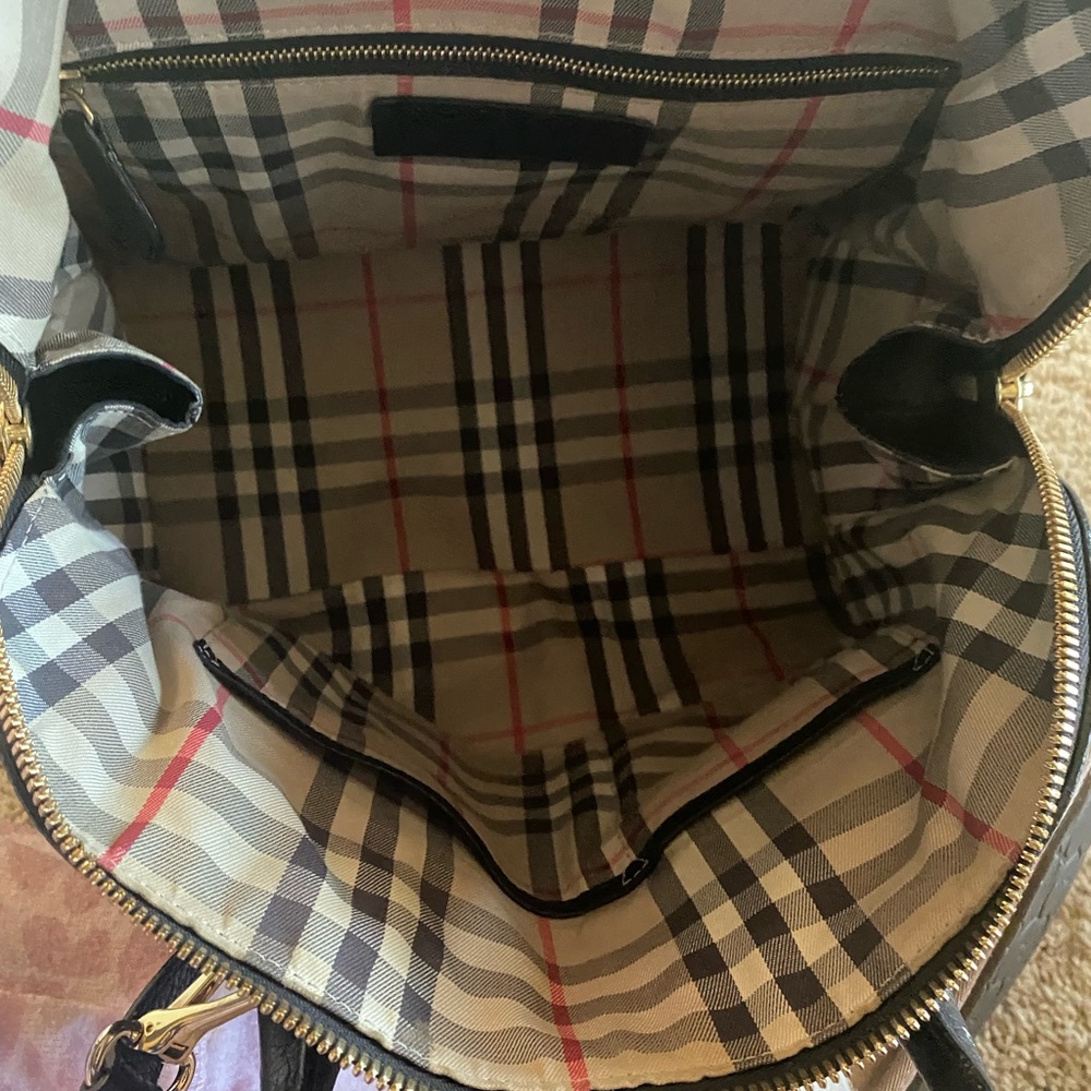 Burberry Purse - Picture 5 of 8